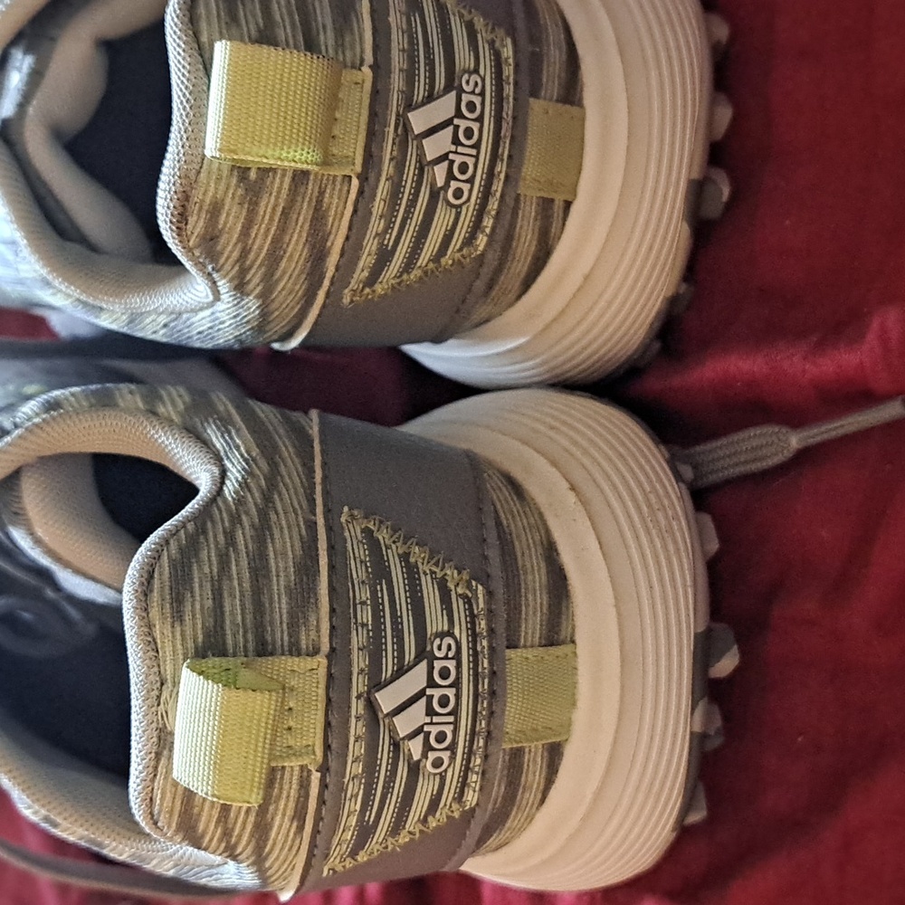 NWOT ADIDAS SNEAKERS SIZE 6 - Picture 3 of 4